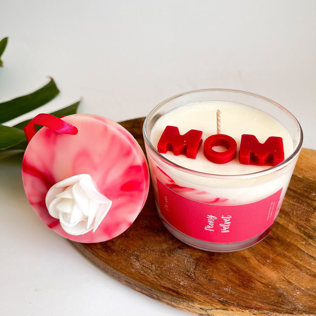 Σετ Αρωματικό Κερί "MOM" - 165 gr με Αρωματική Ταμπλέτα Ντουλάπας