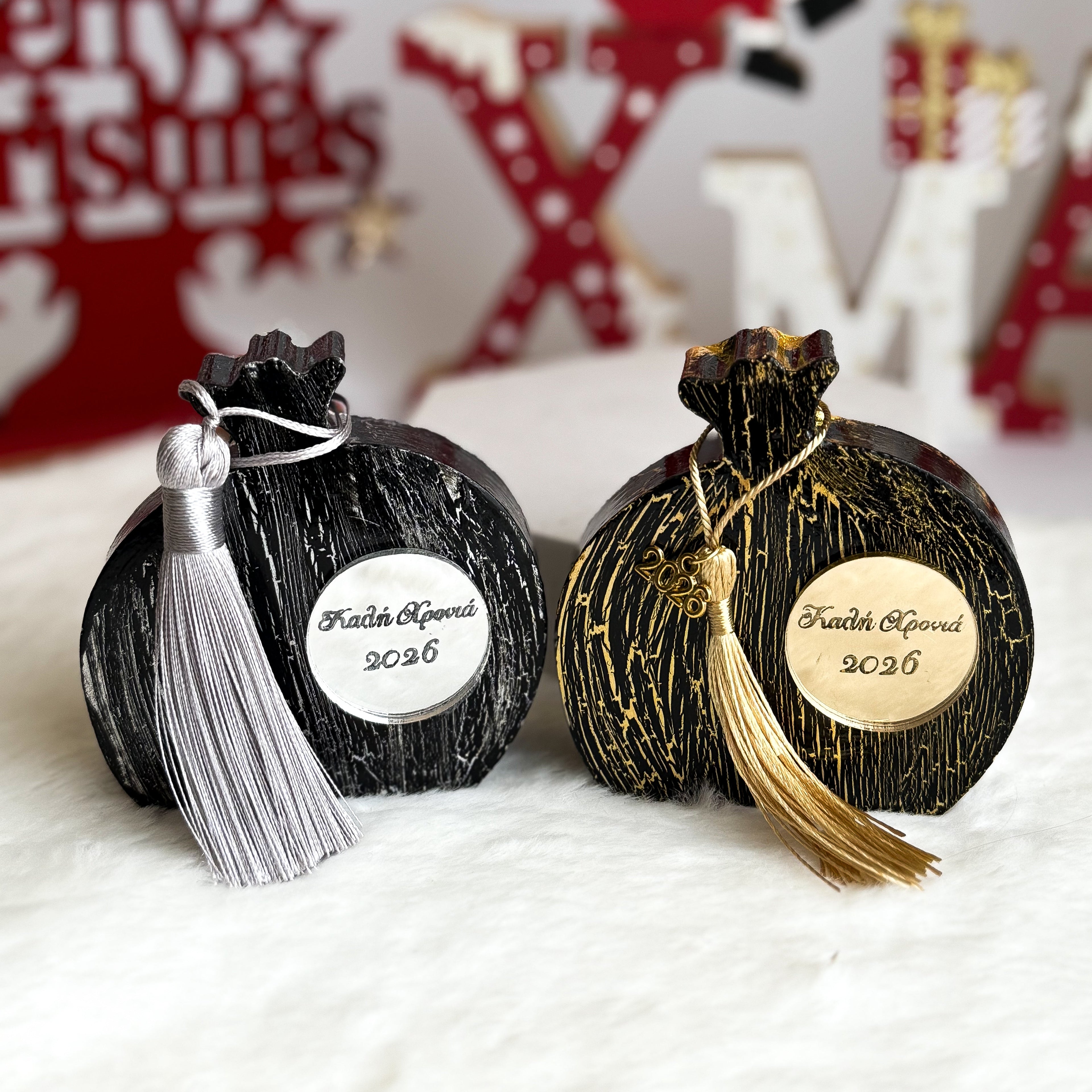 Χριστουγεννιάτικο Χειροποίητο Γούρι Πορσελάνινο Ρόδι με Κρακελέ - Καλή Χρονιά 2026