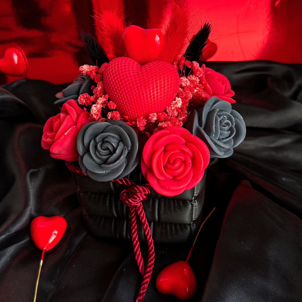 Κέρινη Αρωματική Σύνθεση σε Κασπώ με Καρδιές & Τριαντάφυλλα – Αγίου Βαλεντίνου