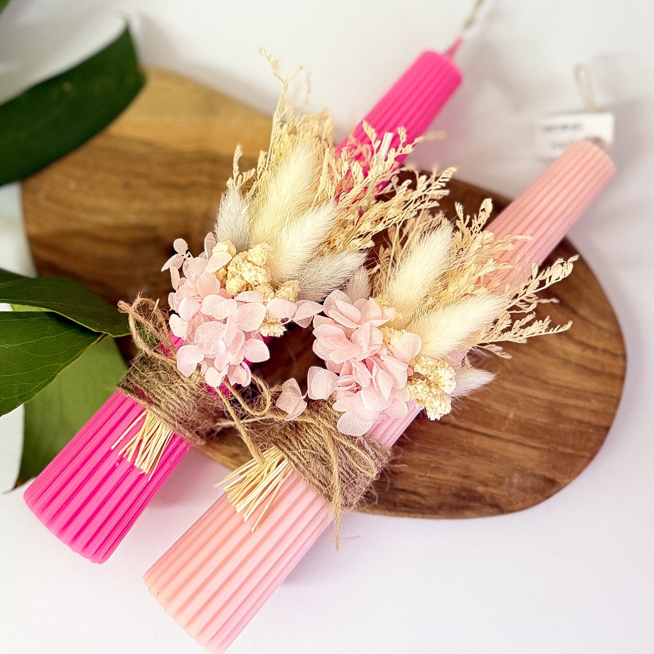 Χειροποίητη Αρωματική Λαμπάδα Στρόγγυλη με Αποξηραμένα Λουλούδια