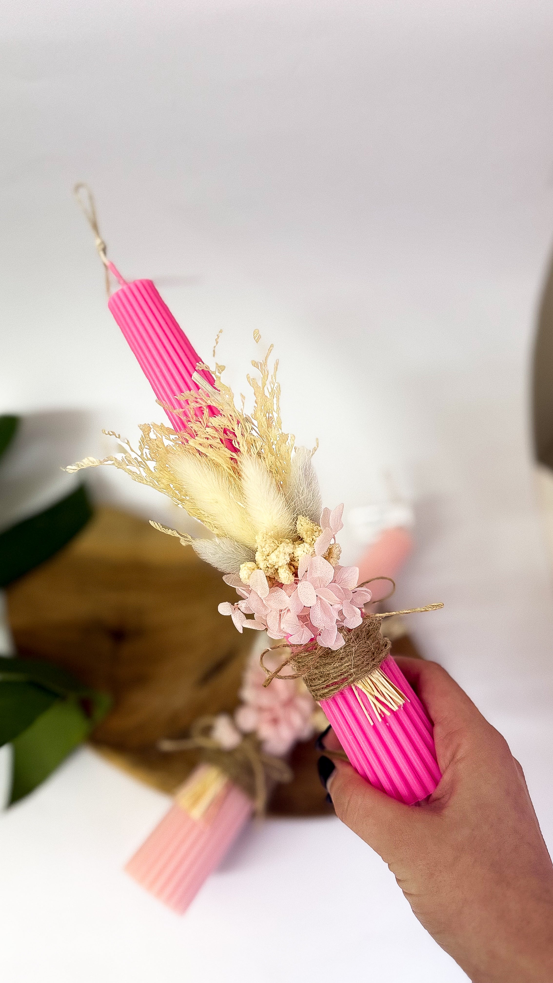 Χειροποίητη Αρωματική Λαμπάδα Στρόγγυλη με Αποξηραμένα Λουλούδια