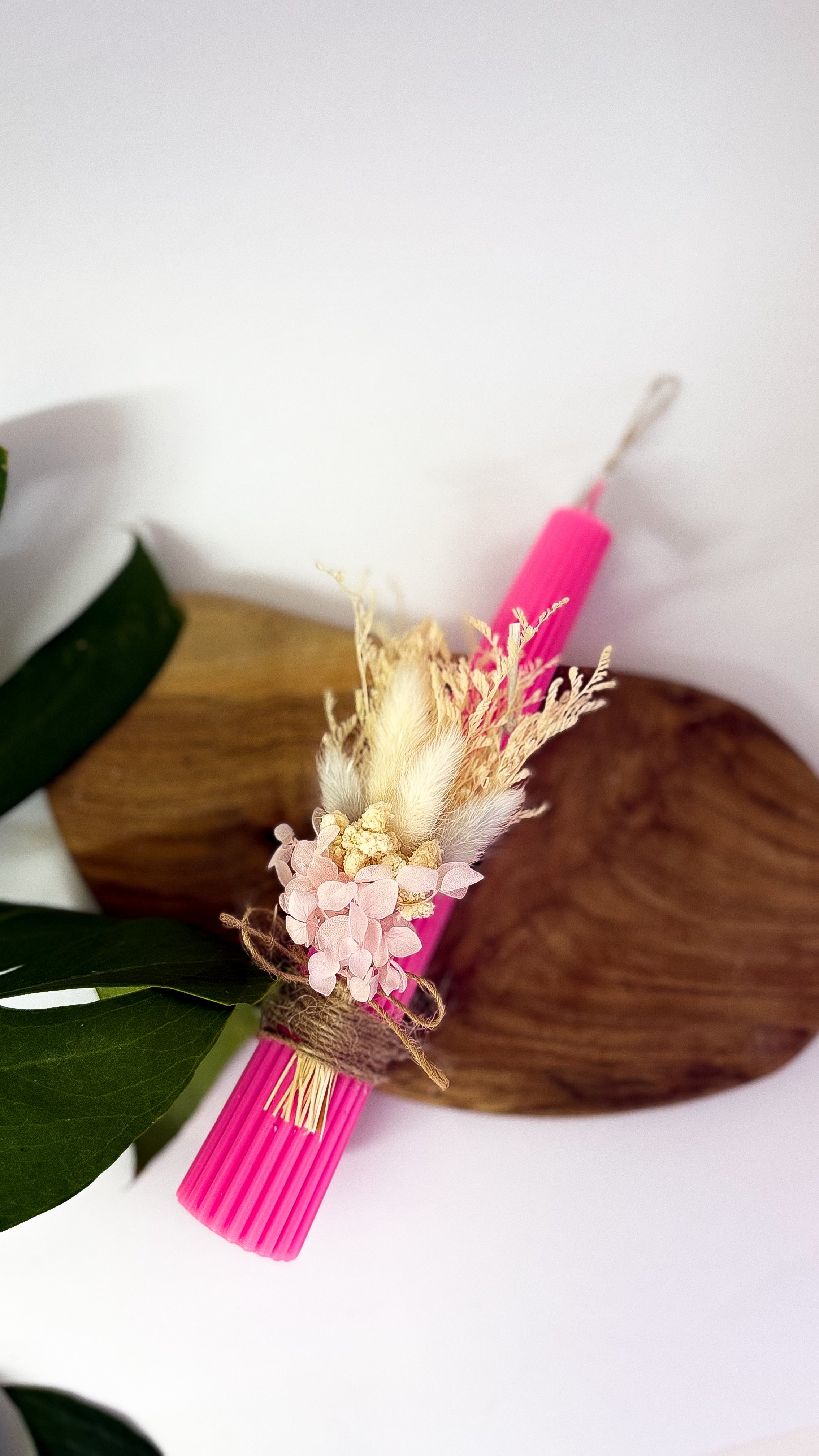 Χειροποίητη Αρωματική Λαμπάδα Στρόγγυλη με Αποξηραμένα Λουλούδια