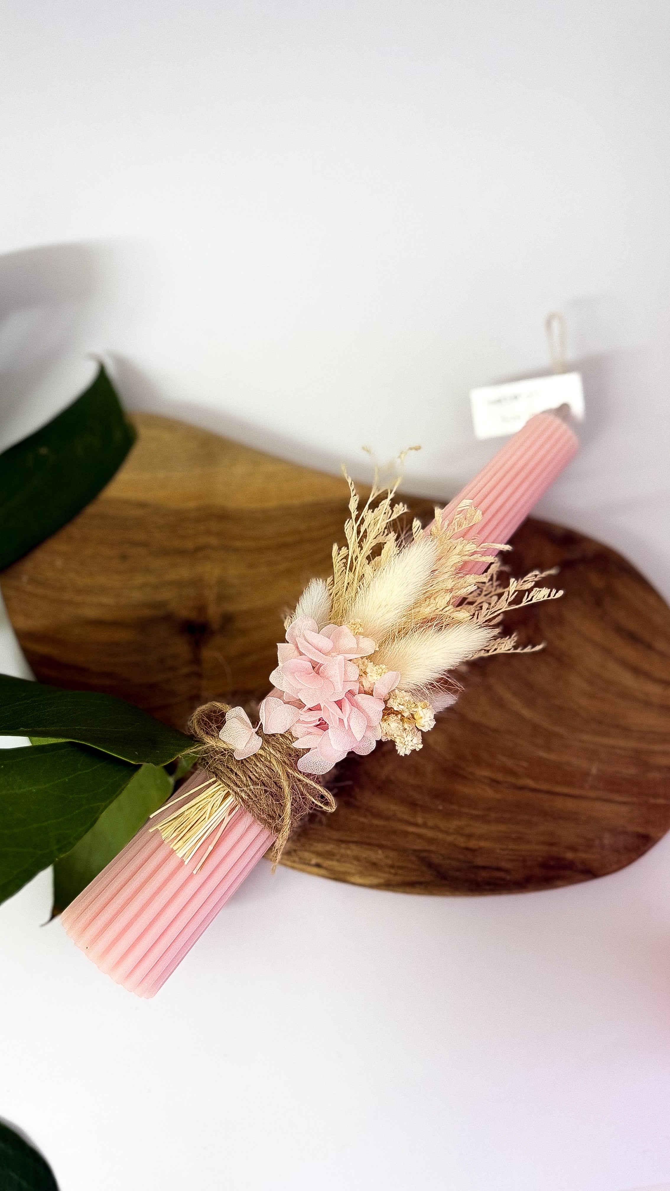 Χειροποίητη Αρωματική Λαμπάδα Στρόγγυλη με Αποξηραμένα Λουλούδια