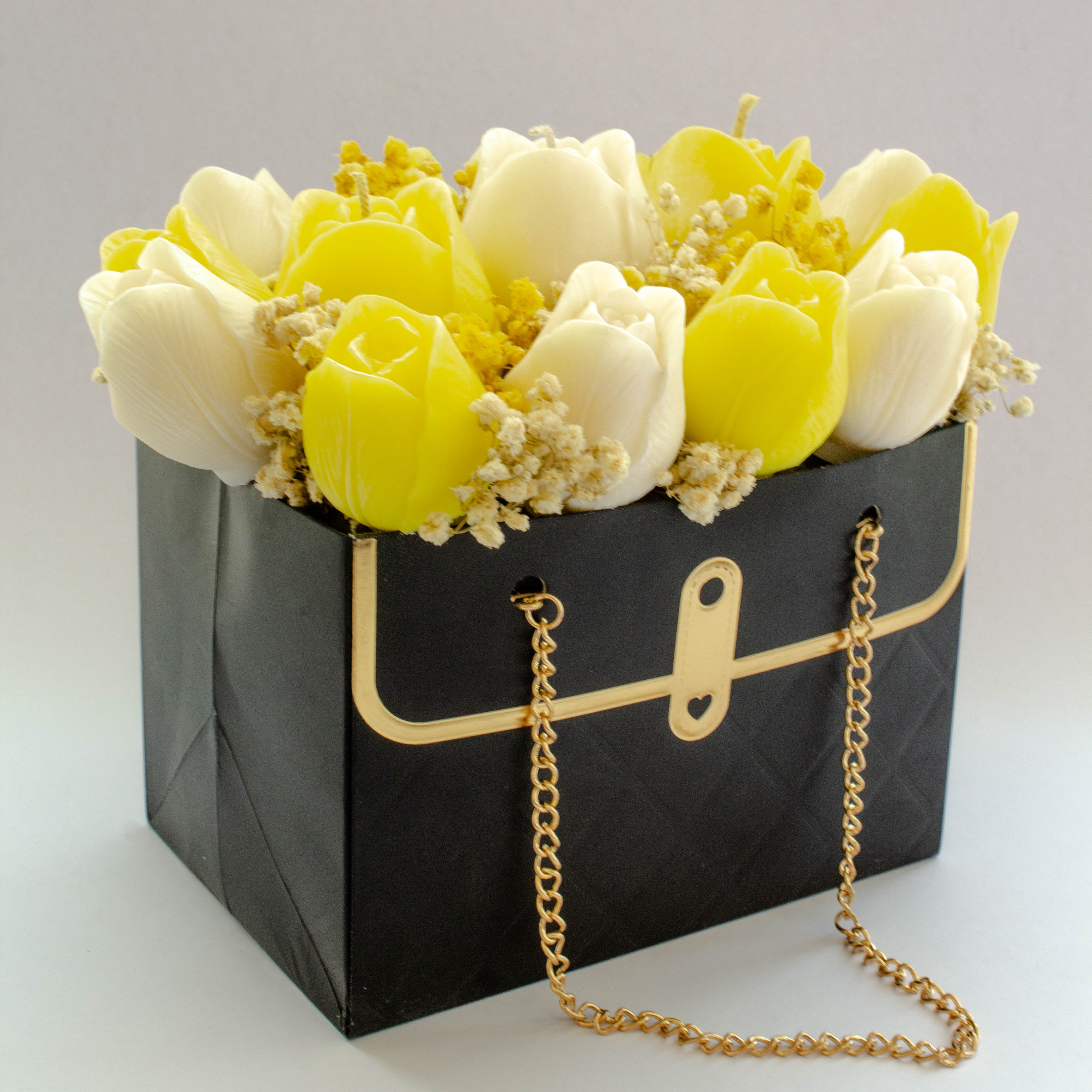 Αρωματική Σύνθεση με Τουλίπες σε Τσαντάκι