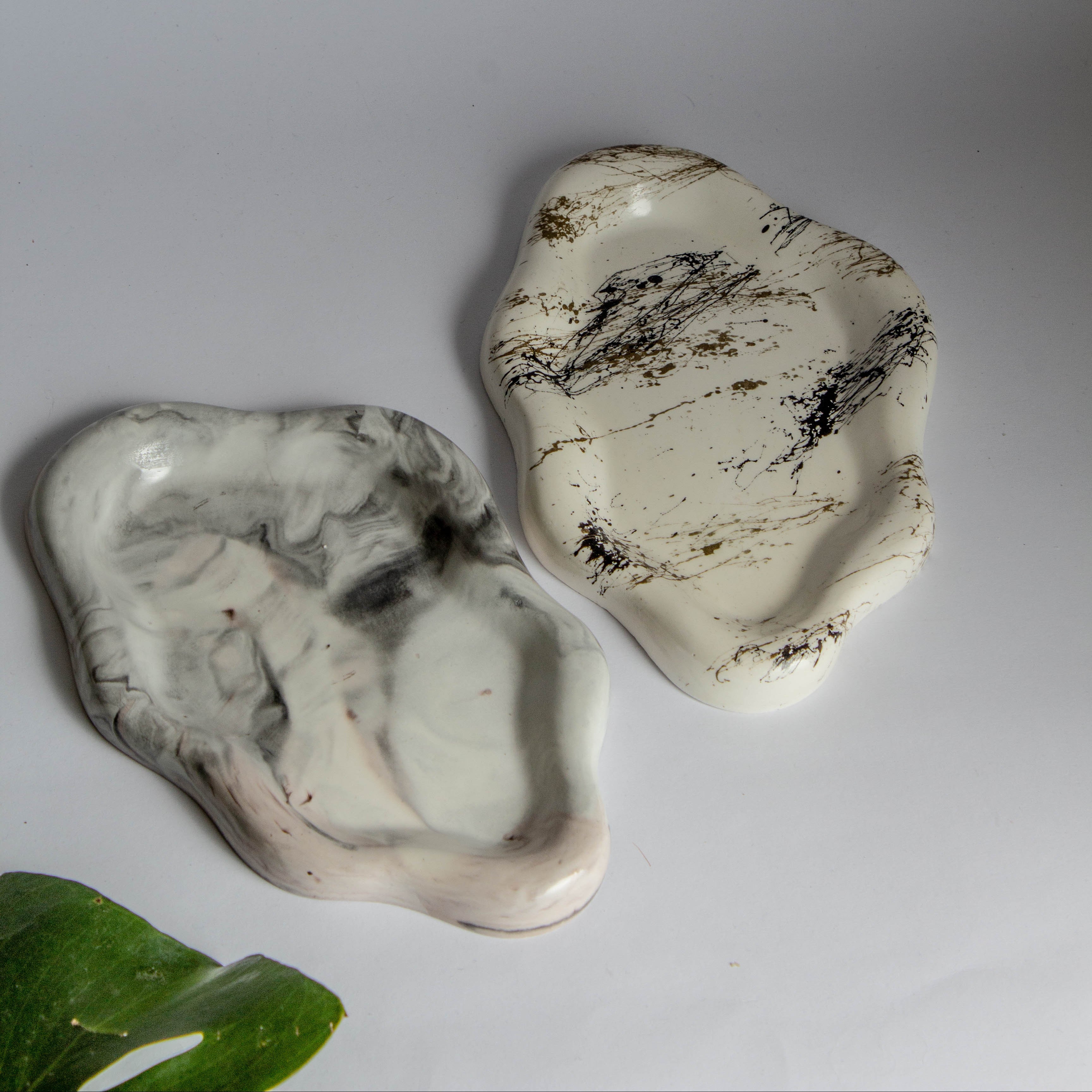 Πορσελάνινο δισκάκι σε ακανόνιστο σχήμα