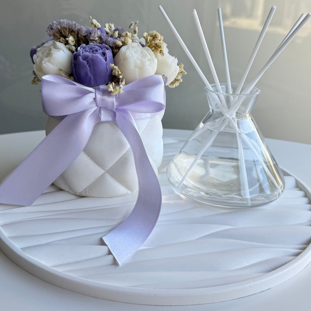 Luxury Aroma Set: Κέρινη Αρωματική Σύνθεση Λουλουδιών, Diffuser και Δίσκος με Νερά